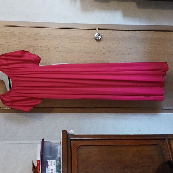 A bundle of 2 gowns - Picture 5 of 8